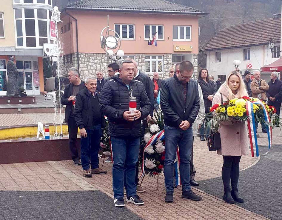 IMG 6e04c401c2a671345d2089a489b24b32 V